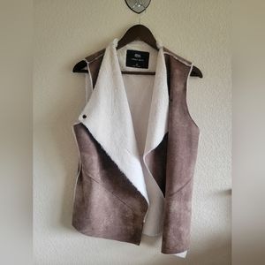 Suede and faux fur vest